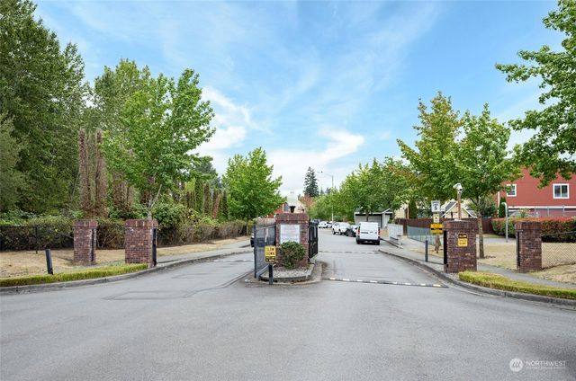 11525 7th Avenue Ct E, Tacoma, WA 98445