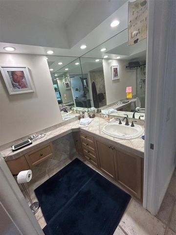 1201 River Reach Drive 202, Fort Lauderdale, FL 33315