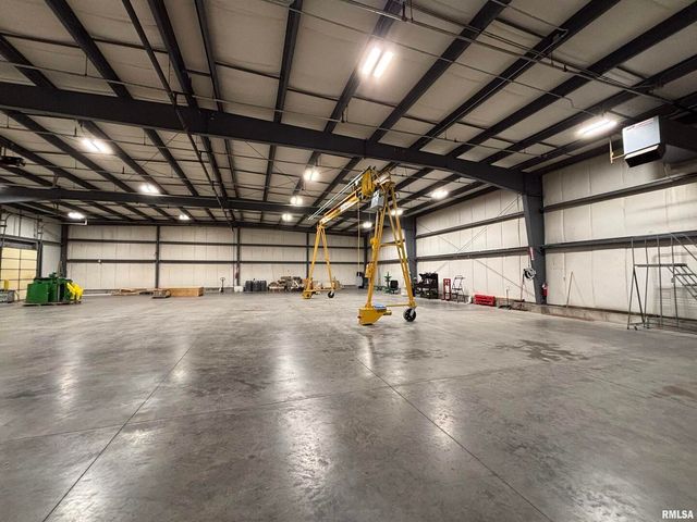 5430 SHERIDAN Street, Davenport, IA 52806