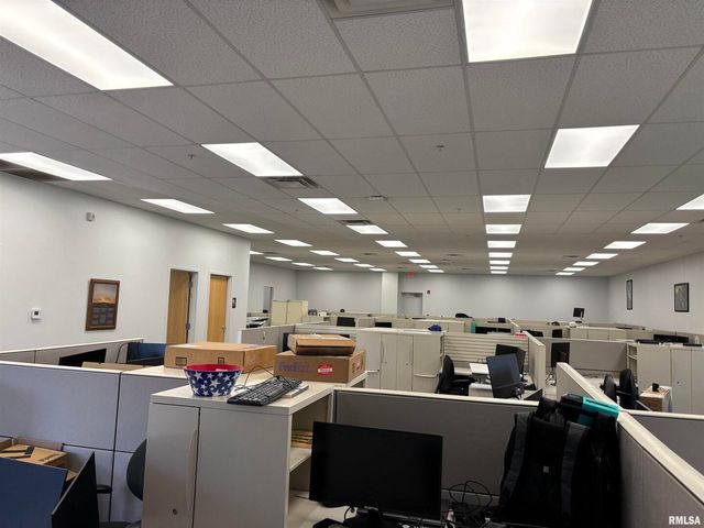 5430 SHERIDAN Street, Davenport, IA 52806