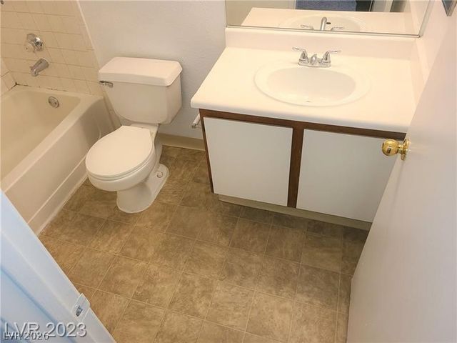 221 Mission Catalina Lane 202, Las Vegas, NV 89107