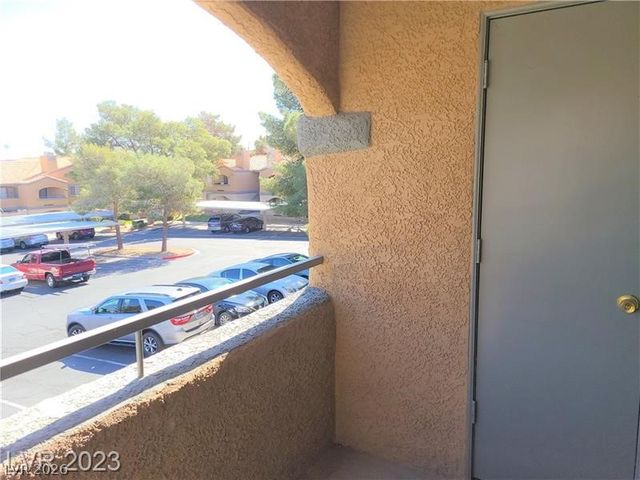 221 Mission Catalina Lane 202, Las Vegas, NV 89107