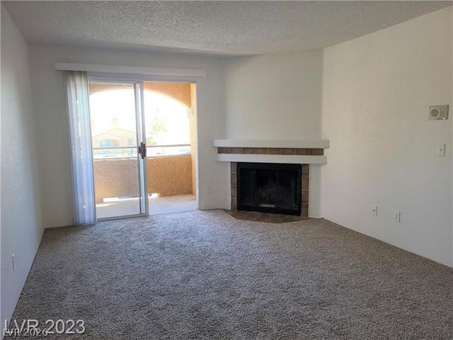 221 Mission Catalina Lane 202, Las Vegas, NV 89107