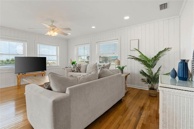 102 Ponchartrain Court, Dauphin Island, AL 36528