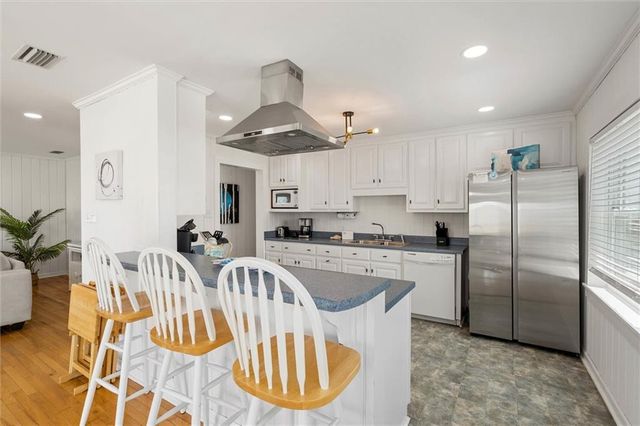 102 Ponchartrain Court, Dauphin Island, AL 36528