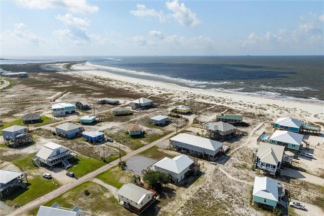 102 Ponchartrain Court, Dauphin Island, AL 36528