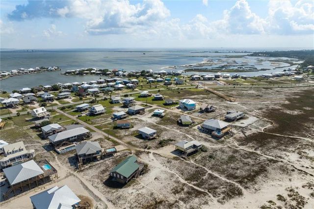 102 Ponchartrain Court, Dauphin Island, AL 36528