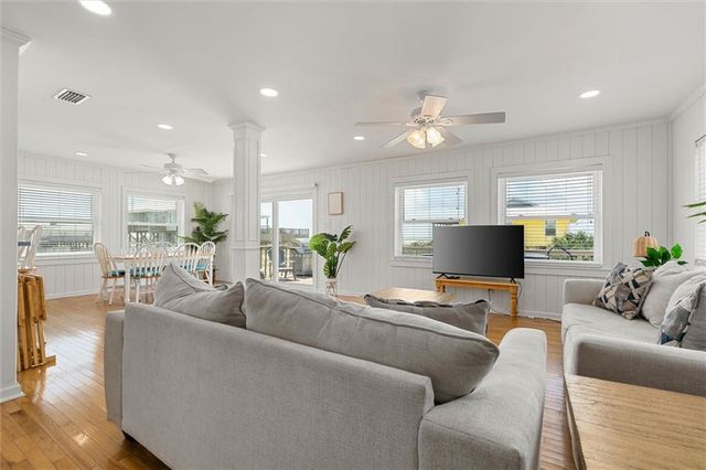 102 Ponchartrain Court, Dauphin Island, AL 36528