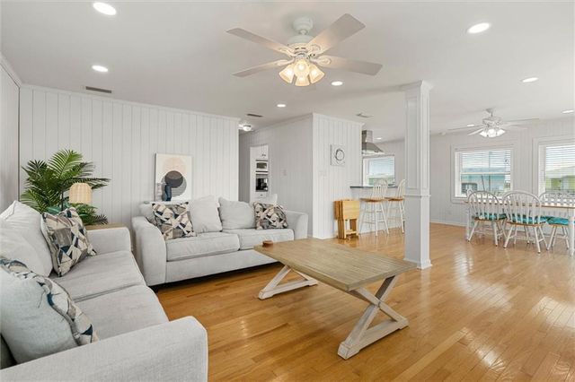 102 Ponchartrain Court, Dauphin Island, AL 36528