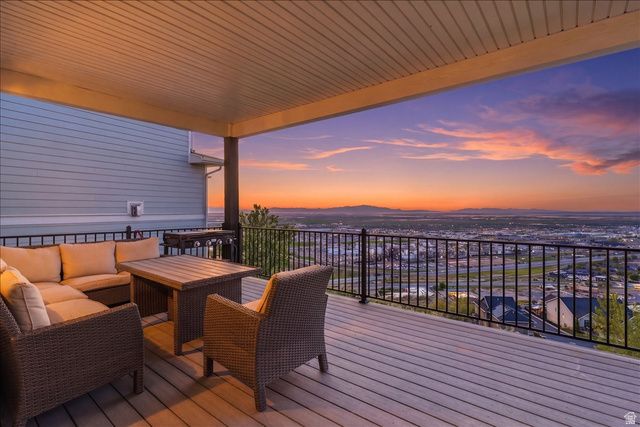 340 E BELLA VIDA DR, North Salt Lake, UT 84054