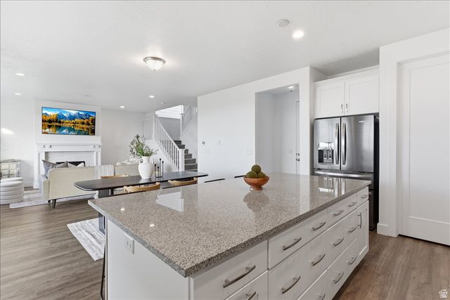340 E BELLA VIDA DR, North Salt Lake, UT 84054