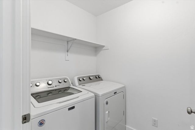 340 E BELLA VIDA DR, North Salt Lake, UT 84054
