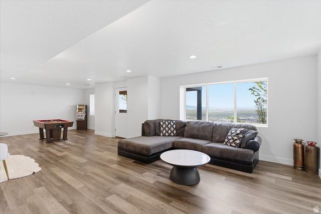340 E BELLA VIDA DR, North Salt Lake, UT 84054