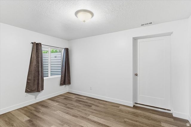 340 E BELLA VIDA DR, North Salt Lake, UT 84054