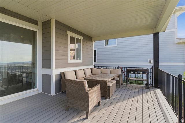 340 E BELLA VIDA DR, North Salt Lake, UT 84054