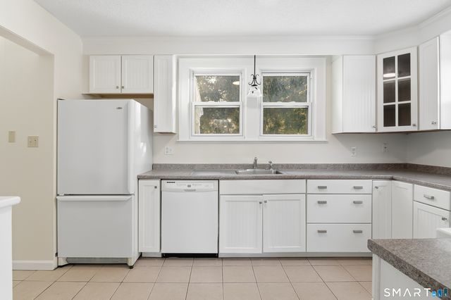 815 EAST MAIN Street, Branford, CT 06405