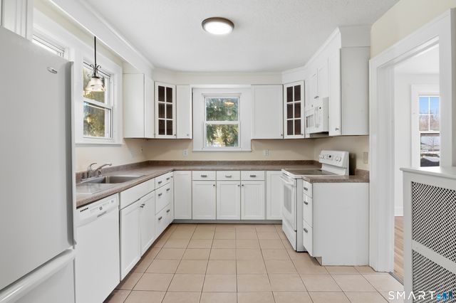 815 EAST MAIN Street, Branford, CT 06405