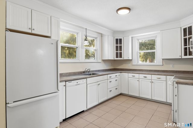 815 EAST MAIN Street, Branford, CT 06405