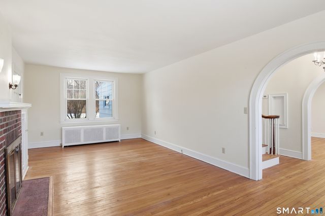 815 EAST MAIN Street, Branford, CT 06405