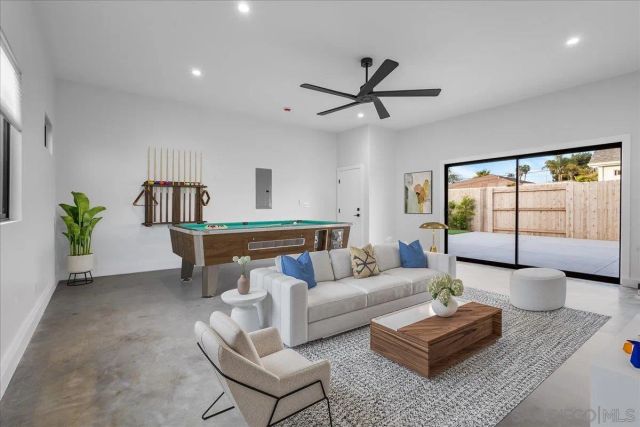 1339 Higgins, Oceanside, CA 92058