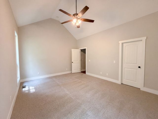 2155 Savage Creek Dr, Springfield, TN 37172