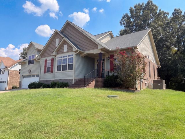 2155 Savage Creek Dr, Springfield, TN 37172