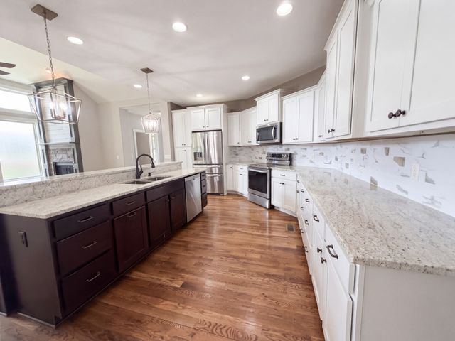 2155 Savage Creek Dr, Springfield, TN 37172