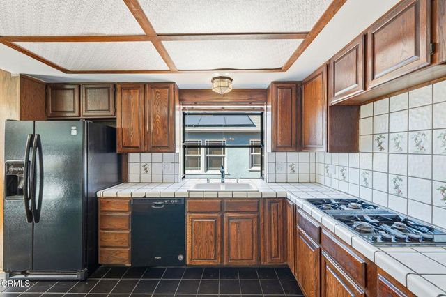 672 W Mendocino Street, Altadena, CA 91001