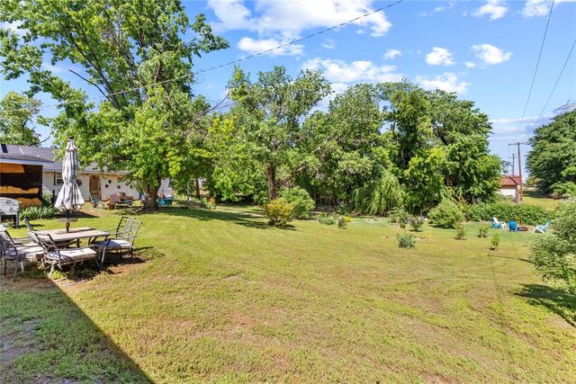 208 W Broadway Street, Custer City, OK 73639