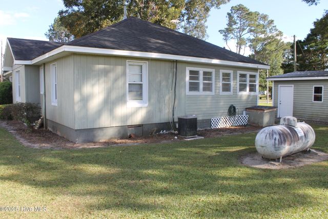 283 Kit Horne Road, Whiteville, NC 28472
