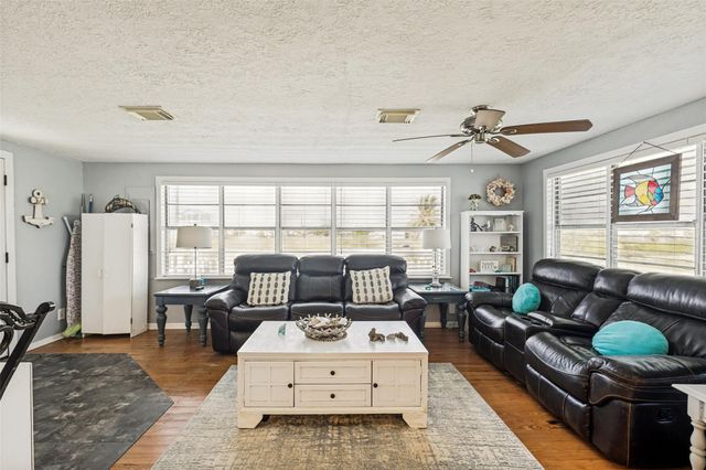 3915 1st Street, Galveston, TX 77554