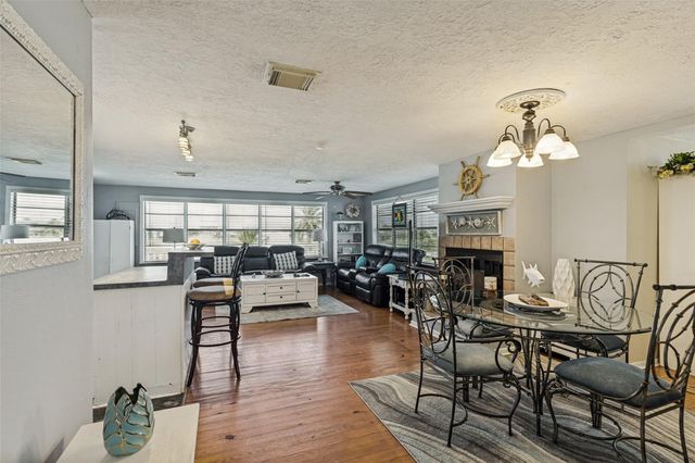 3915 1st Street, Galveston, TX 77554