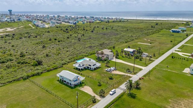 3915 1st Street, Galveston, TX 77554