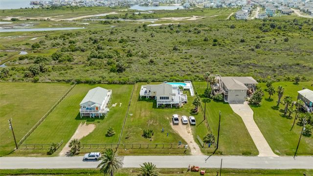 3915 1st Street, Galveston, TX 77554