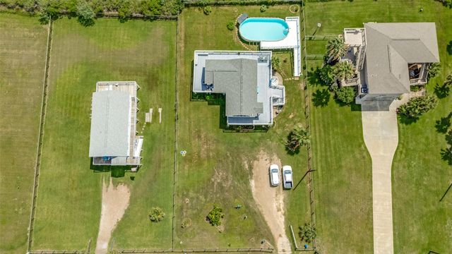 3915 1st Street, Galveston, TX 77554