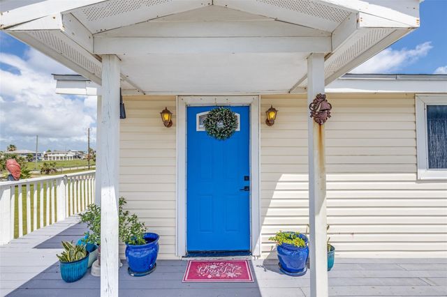 3915 1st Street, Galveston, TX 77554