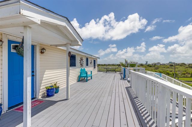 3915 1st Street, Galveston, TX 77554