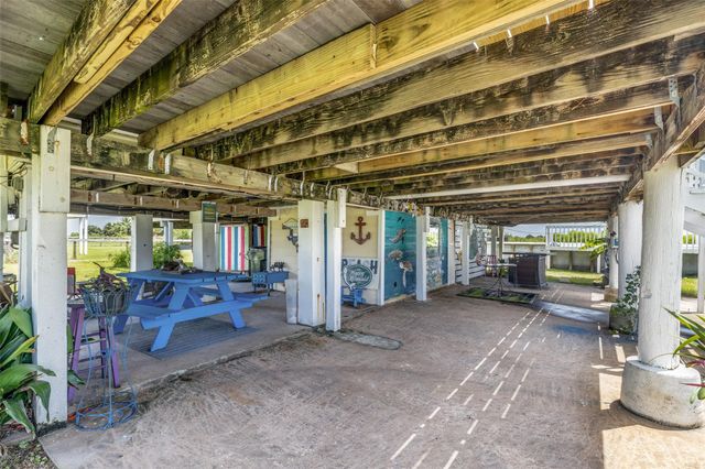 3915 1st Street, Galveston, TX 77554