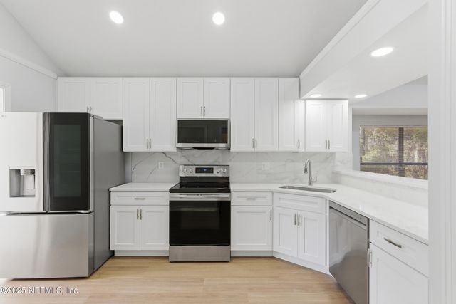 10800 OLD ST AUGUSTINE Road 306, Jacksonville, FL 32257