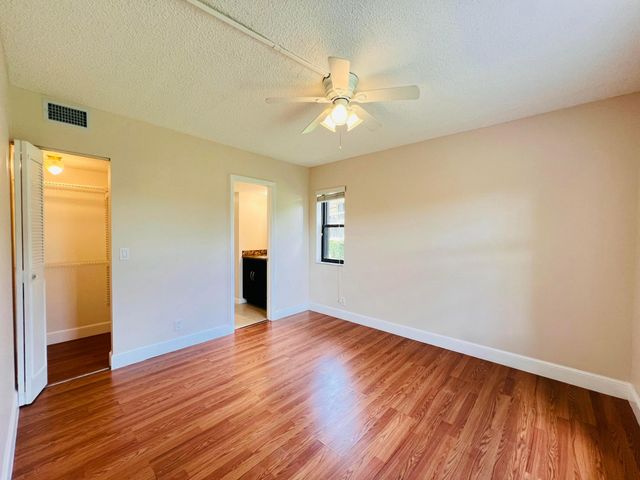 21890 Lake Forest Circle 101, Boca Raton, FL 33433