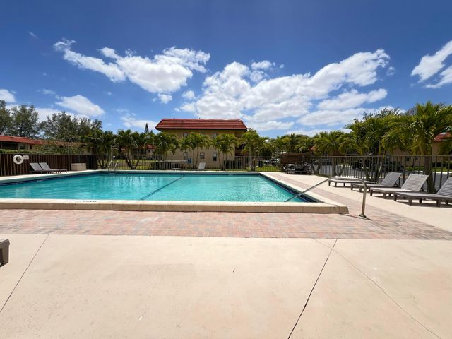 21890 Lake Forest Circle 101, Boca Raton, FL 33433