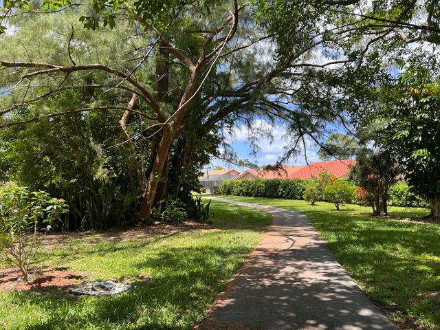 21890 Lake Forest Circle 101, Boca Raton, FL 33433