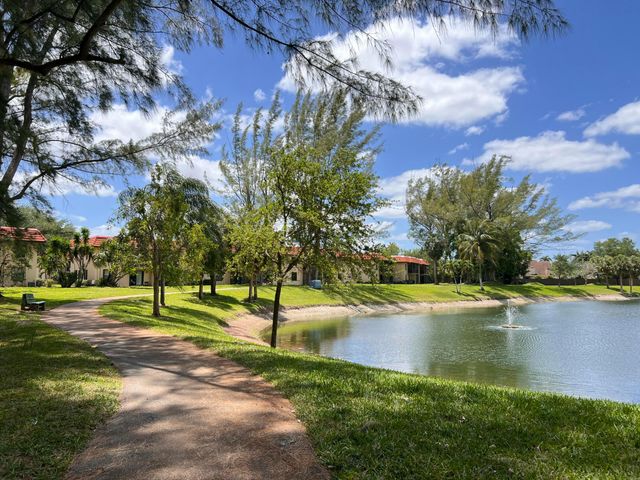 21890 Lake Forest Circle 101, Boca Raton, FL 33433