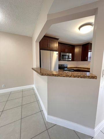 21890 Lake Forest Circle 101, Boca Raton, FL 33433