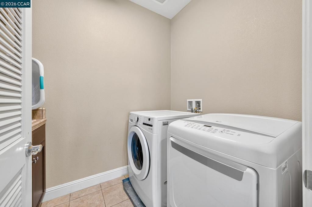 Image 21 of property listing at 9701 Sara Ann Ct, Dublin, CA 94568