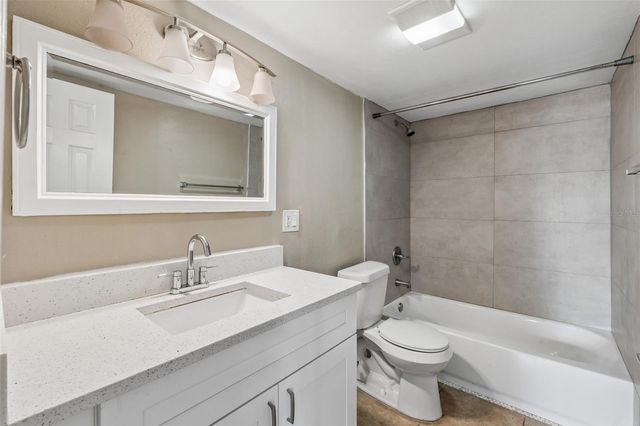 904 LAKE DESTINY ROAD H, Altamonte Springs, FL 32714