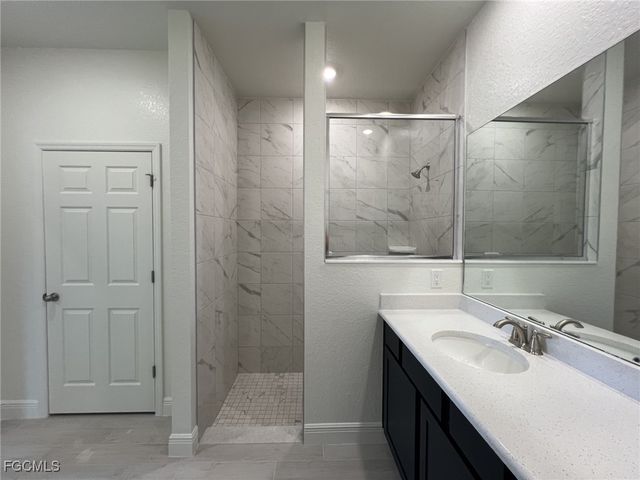 314 NE 23rd TER, Cape Coral, FL 33909