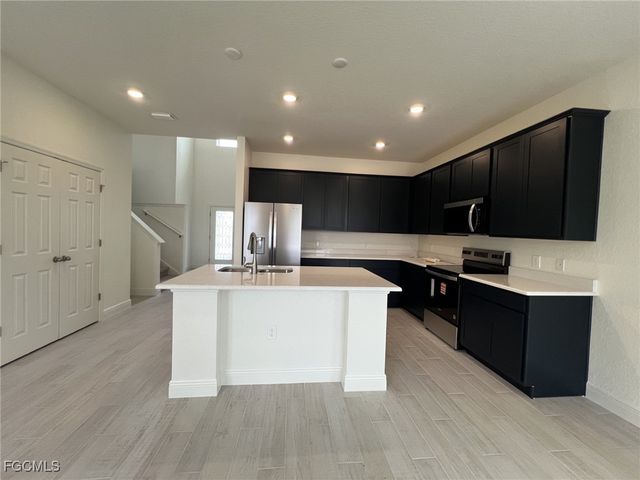 314 NE 23rd TER, Cape Coral, FL 33909