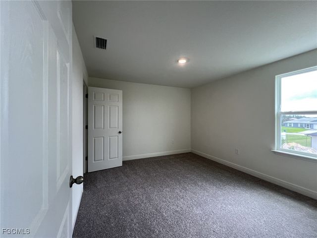 314 NE 23rd TER, Cape Coral, FL 33909