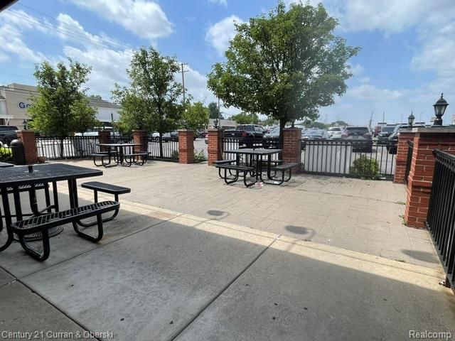 22054 Michigan Avenue, Dearborn, MI 48124